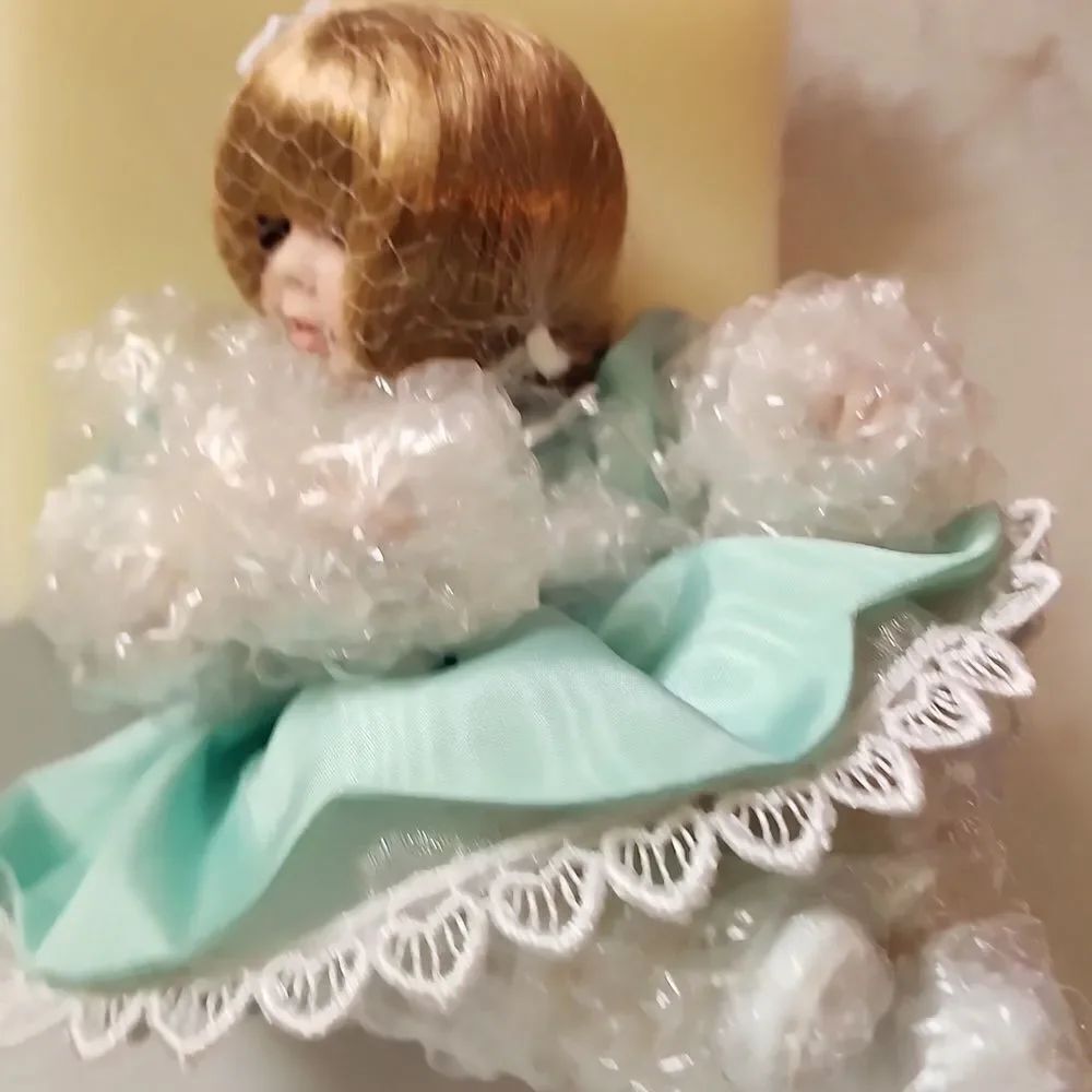 NIB Marie Osmonds Porcelain Doll Mommy's Girl Tiny Tot Hand Numbered